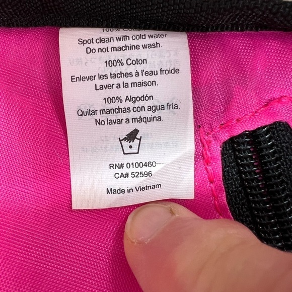 KAVU COLORFUL GEOMETRIC PATTERN SLINGBACK BAG GREAT CONDITION - Picture 11 of 15